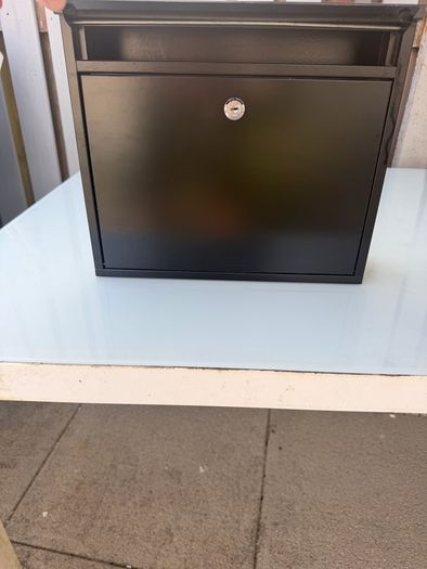 mail box / post box