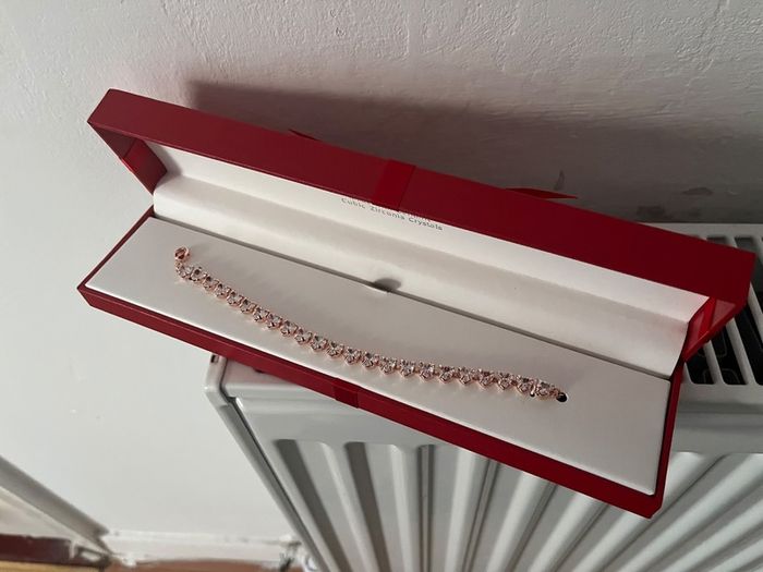 Eternity bracelet