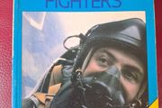 Flying Modern Jet Fighters / Robert Jackson / 1986