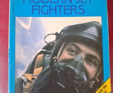 Flying Modern Jet Fighters / Robert Jackson / 1986