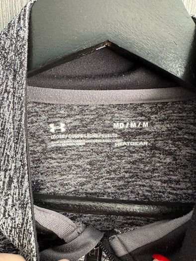 Under Armour Quarter Zip - Medium