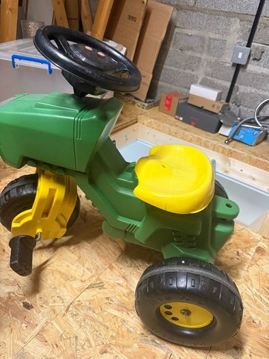 John Deere ride on tractor