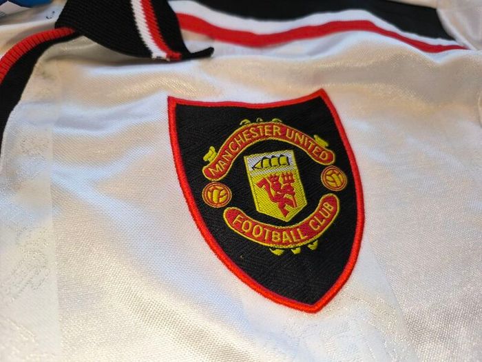 1997/99 Manchester United Umbro Away Jersey Size XL Adults