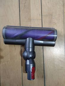 Dyson anti-tangle brush