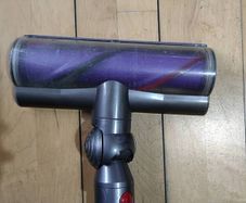 Dyson anti-tangle brush