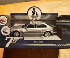 Corgi 1:36 James bond BMW 750i Tomorrow Never Dies do