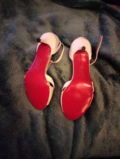 Ivory cream Sandals size 6