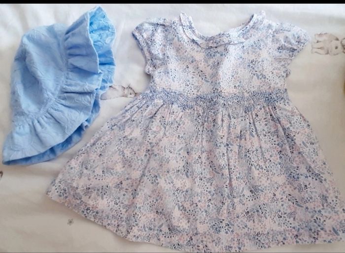 The white company baby dress & matching hat