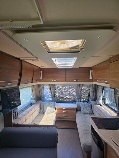 Caravan  Corona Compass Club Class 6 berth 576
