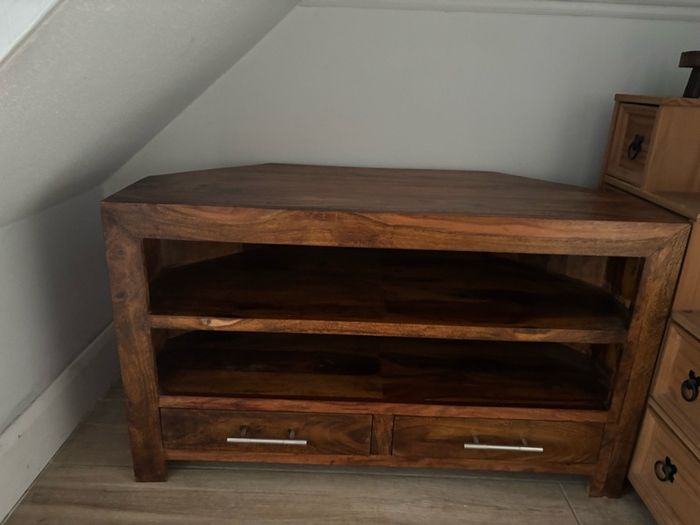 corner TV unit