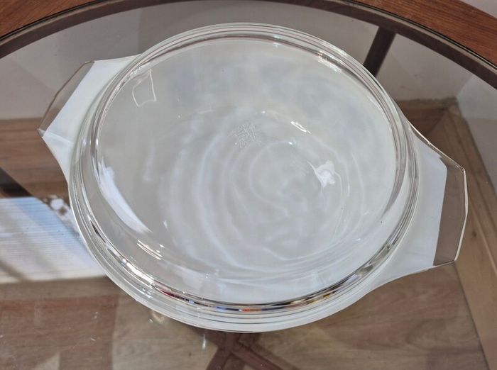 VINTAGE NEW OLD STOCK: JAJ Pyrex "Chelsea" 3-Pint Casserole Set with Original Box & Stand