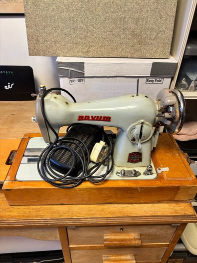 Vintage novum  deluxe electric sewing machine with foot pedal