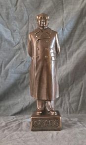 vintage bronze statue of chairman mao.