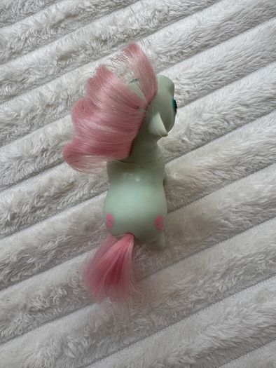 My Little Pony Baby Cuddles G1 1986 Beddy Bye Eye MLP Dirty approx. 7.5 cm. Used sometimes left eye opens only to the middle Please see photos