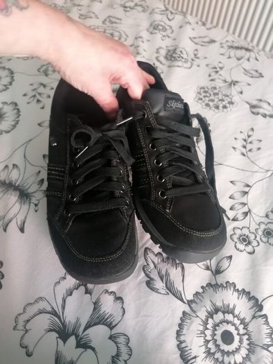 beautiful ladies leather skechers