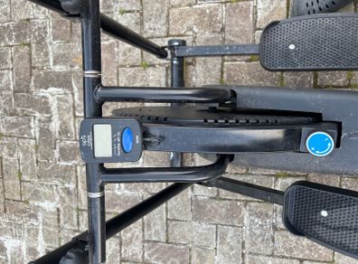 Elliptical trainer.