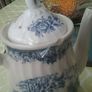 Blue/White Tea/Coffee Pot Image 2