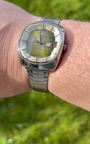 Enicar 340 fantasy green dial