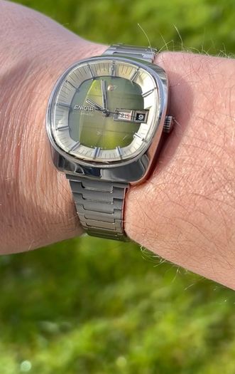 Enicar 340 fantasy green dial