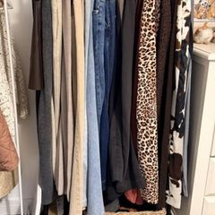 Clothes Rail - Movable Clothes Rack with Bottom Shoes Shelf, Heavy-Duty Clothing