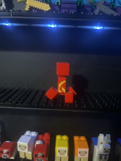 lego Minecraft creeper red