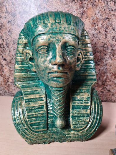 cast concrete Egyptian Pharoah Tutankhamun King Tut statue indoor outdoor ornament garden patio porch conservatory
