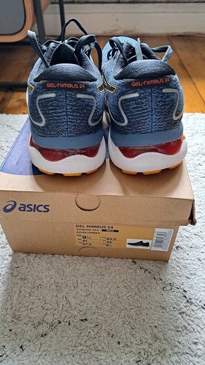 Asics Gel Nimbus 23 - Unworn   43.5eu  8.5uk