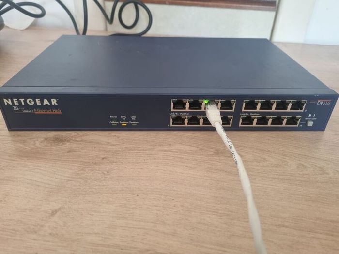 Netgear DS516 10/100Mbps 16 Port