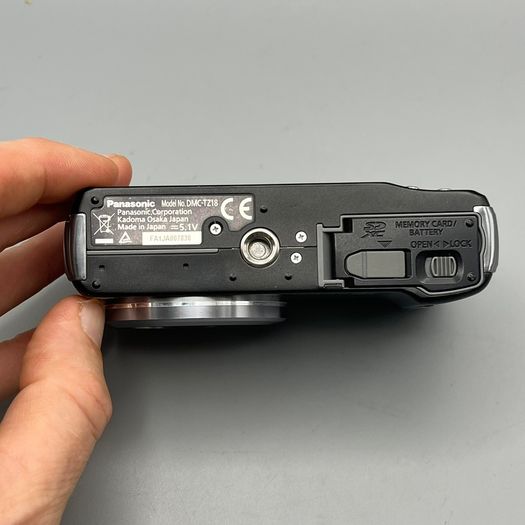 Panasonic Lumix DMC-TZ18 14.1MP Digital Camera Black - Full Kit