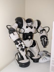 wowwee 2004 Robosapien retro robot toy