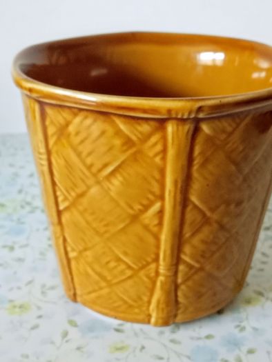 Vintage Churchill Brown Glaze Ceramic Planter.