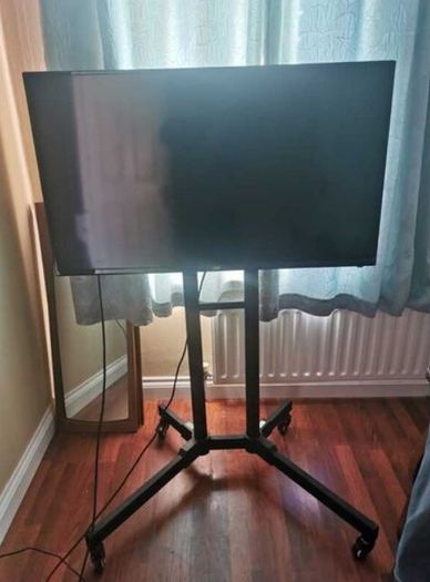 JVC 40 Inch LED TV with mobile TV Stand