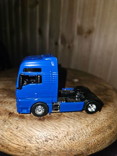 Welly MAN TGX Diecast Metal 1.64 Scale