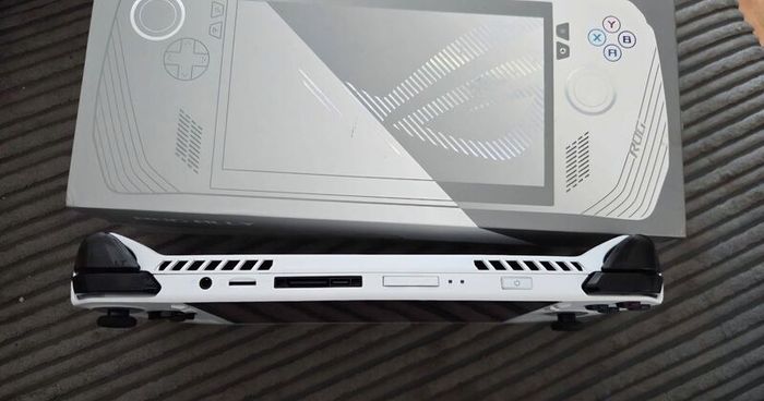 Asus ROG Ally Z1 extreme