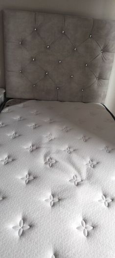 Single bed and single mattress