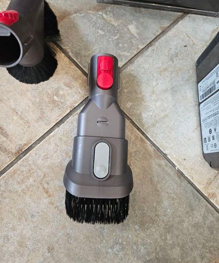 Dyson v10 absolute