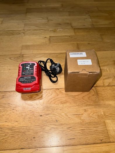Milwaukee M18 Compact Battery Charger 18v