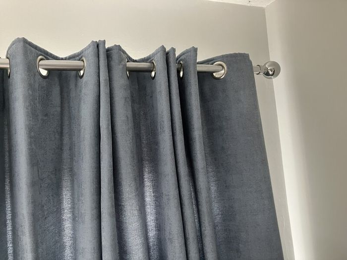 curtain Pole and curtains