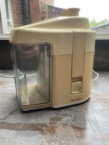 Moulinex centrifuge juicer- gift just used once.