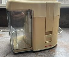 Moulinex centrifuge juicer- gift just used once.
