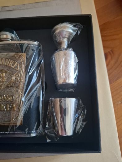 8oz jack Daniel's  Hip Flask