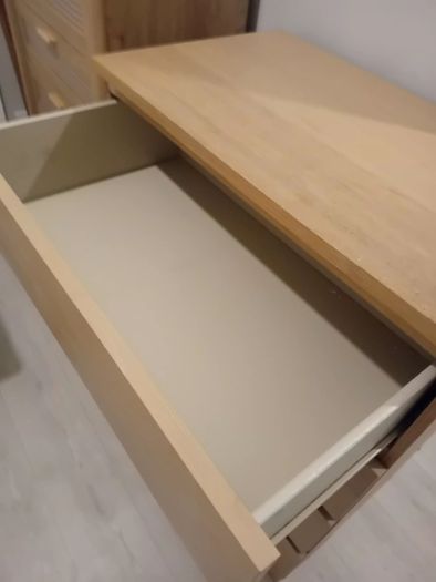chest of drawers