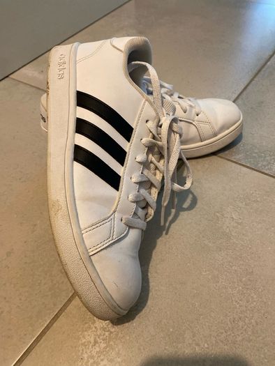 Adidas trainers size UK 4 perfect condition