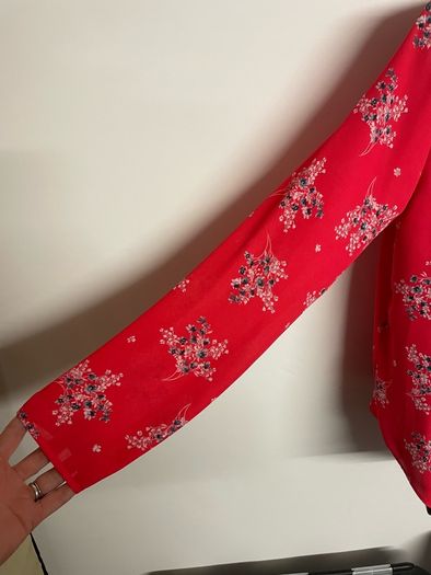 Beautiful floral red blouse size 10