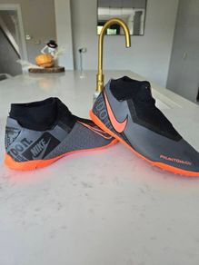 Nike phantom astro size 9