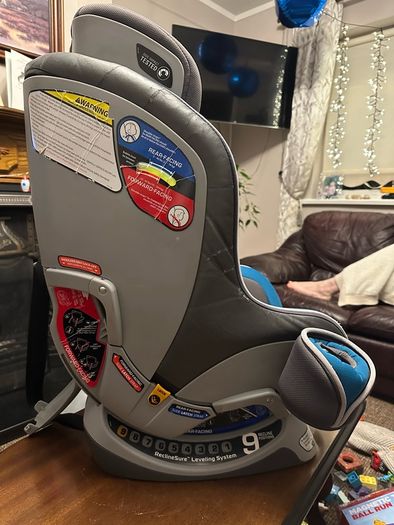 Car Seat Chicco NextFit ZIP 2.2-29.4kg Rear and Forward Facing