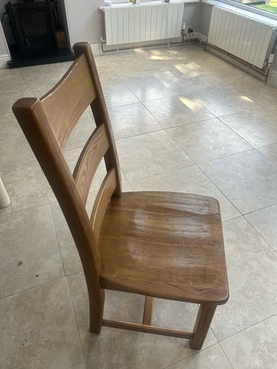 solid round oak table