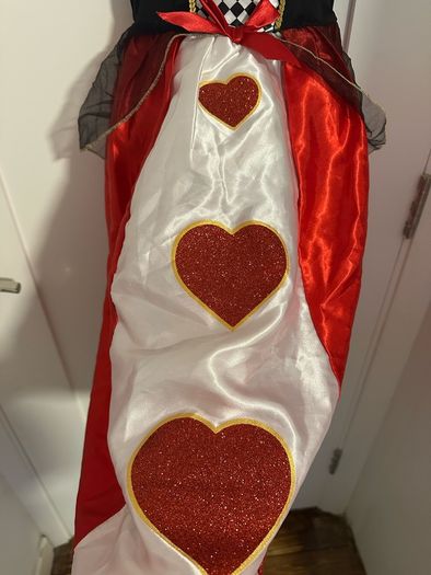 Beautiful Queen of Hearts Halloween dress for a girl. 5-6 years, 110/116cm
