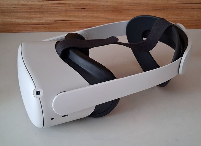 Meta Quest 2 VR Headset 128GB + Elite Strap + Carry Case