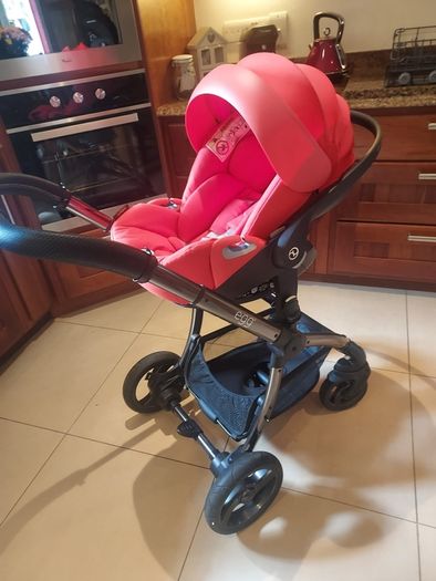 EGG Travel System / Buggy /Carrycot